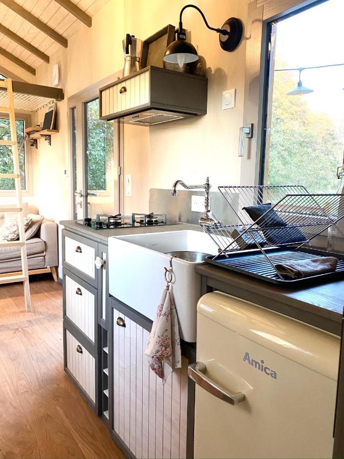 Jolie Tiny House Sous Les Grands Arbres * Cholet