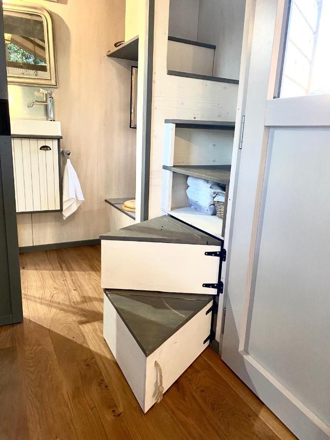 Jolie Tiny House Sous Les Grands Arbres Vakantiehuis